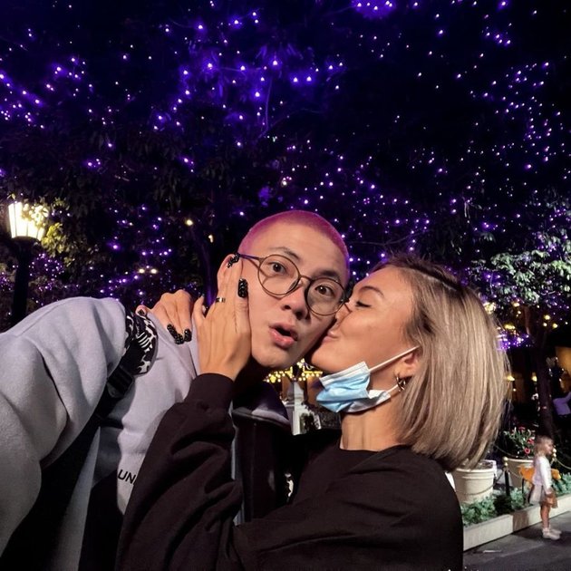 Thought to be a Driver, 11 Intimate Photos of Agnez Mo and Adam Rosyadi that Often Stir Controversy - Her Behavior Becomes the Spotlight