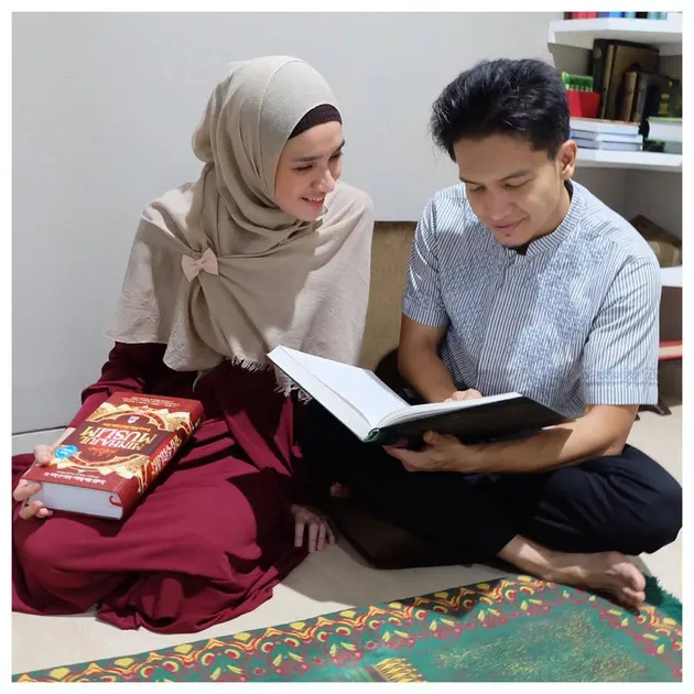 Dimas Seto dan Dhini Aminarti