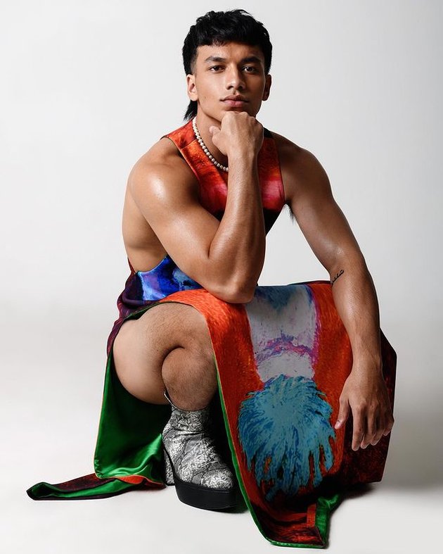 Wearing a High-Slit Dress in His Latest Photoshoot, Jefri Nichol Shows off His Ripped Muscles and Chocolate Abs