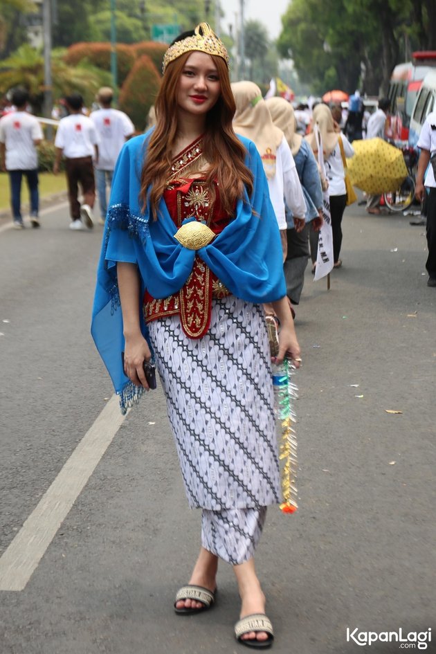 Wearing Wayang Costume & Luxury Shoes, Portrait of 'Pandawa Lima' Artists Participating in Prabowo's Parade - Gibran