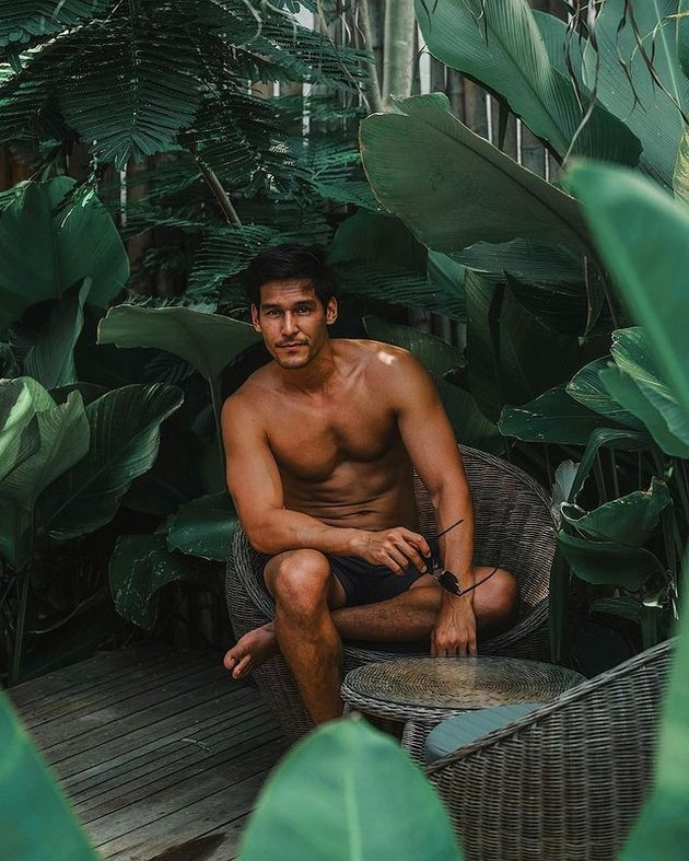 Showing Off Abs and Shirtless Poses, Richard Kyle Gets Hotter After Breaking Up with Jessica Iskandar