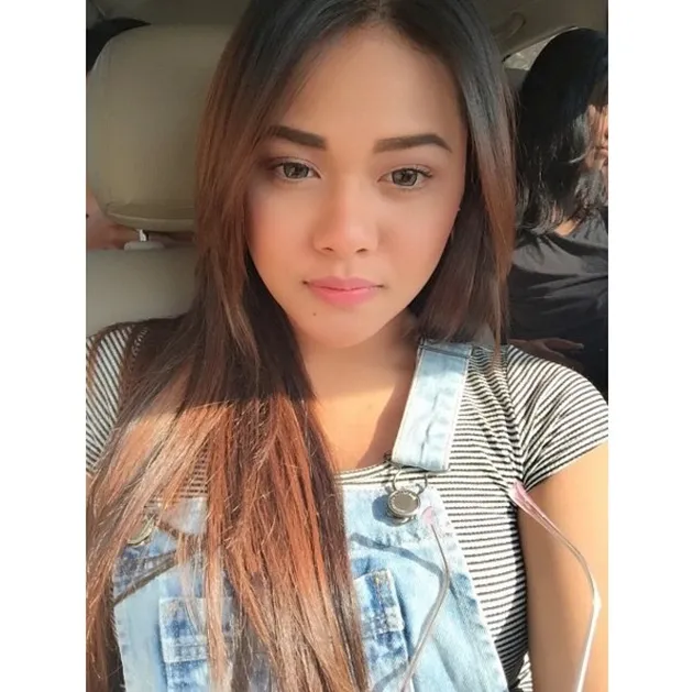 Selfie Cantik Aurel Hermansyah