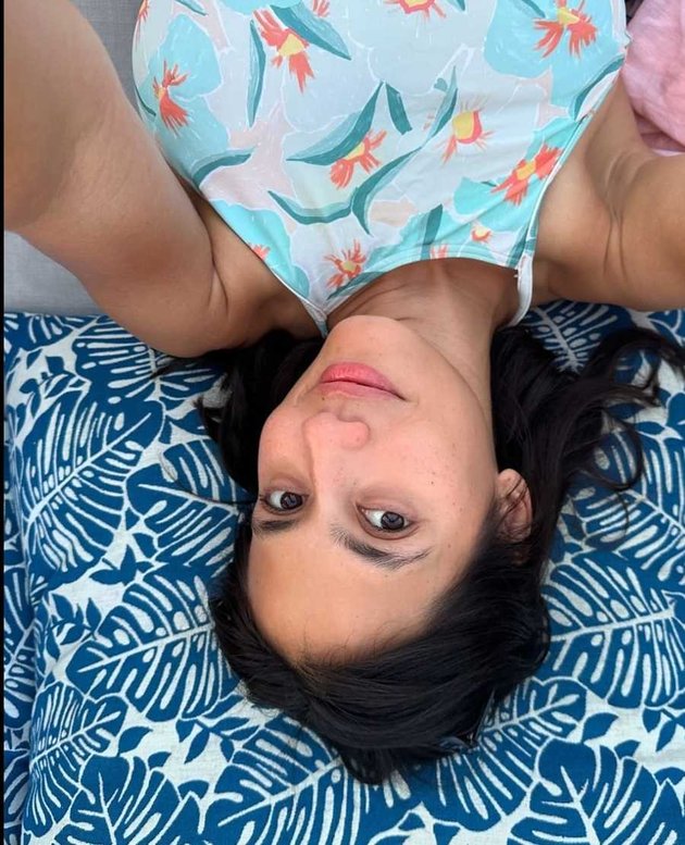 Show off Her Exotic Skin, Pevita Pearce Enjoys Summer Vacation in Thailand