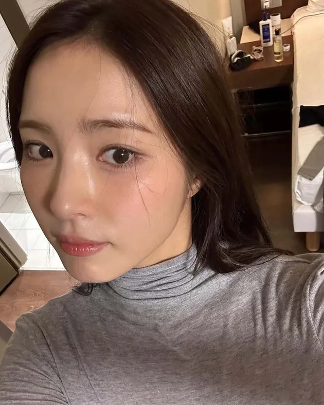 Shin Se Kyung Jadi Model Video Klip Jin BTS