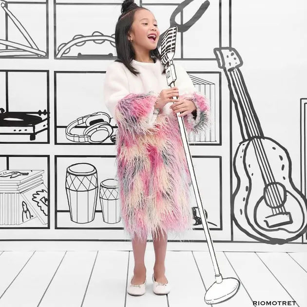 Artika Sari Devi dan Keluarga