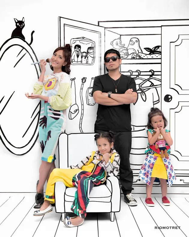 Artika Sari Devi dan Keluarga