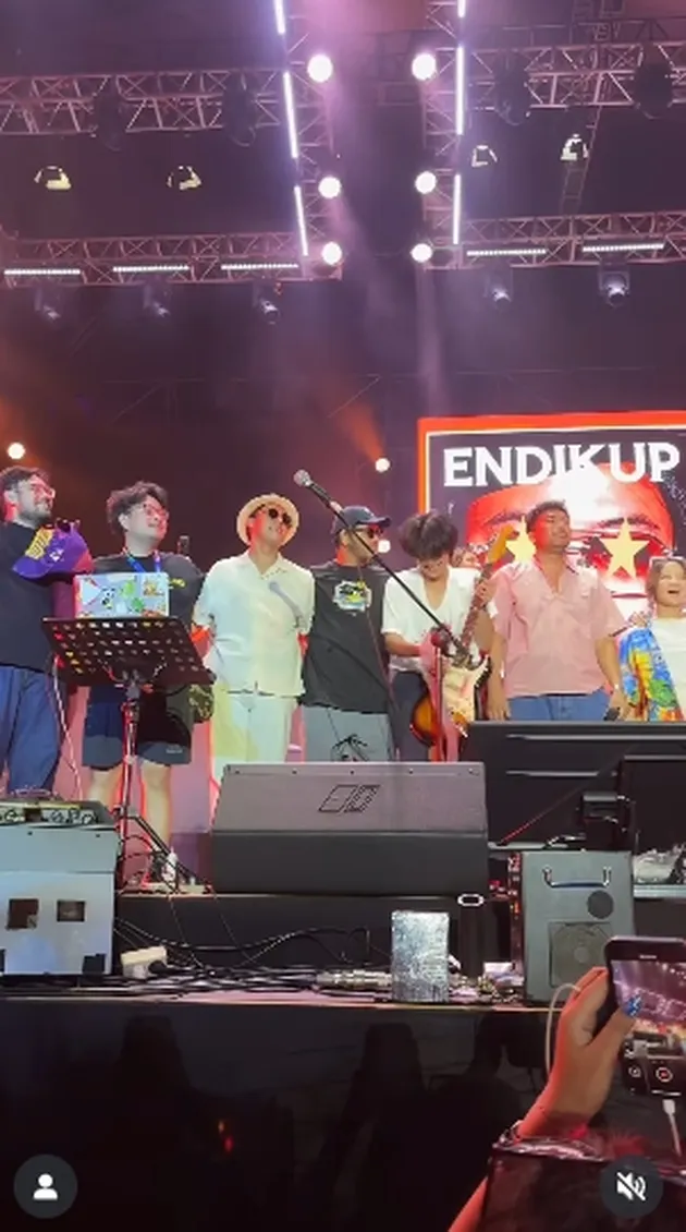 Tribute to Gustiwiw dimulai pukul 20.45 WIB 