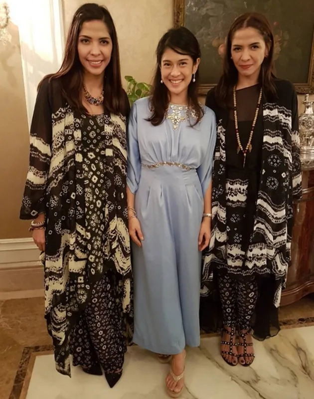 Kaftan Seleb Paling Cantik 