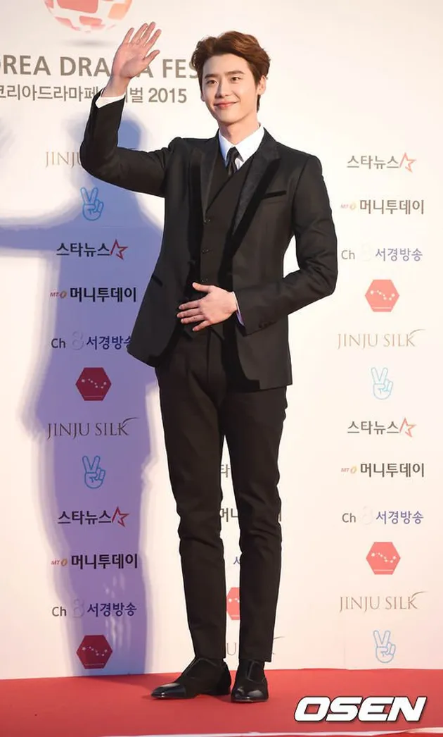 Lee Jong Suk