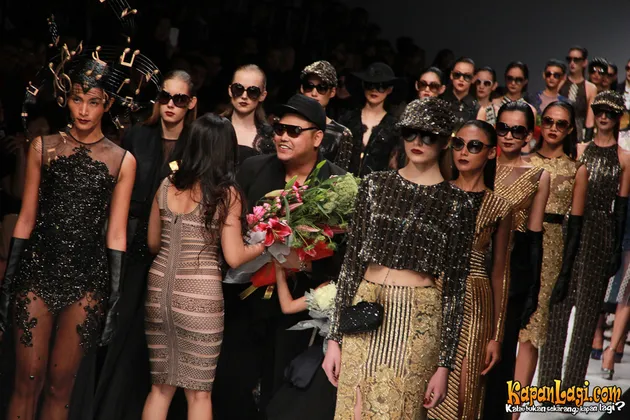 Busana Karya Ivan Gunawan