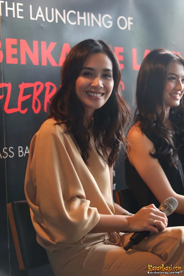 Fashion Kasual Selebriti