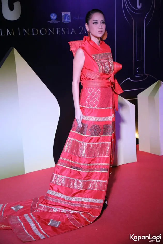 Seleb di red carpet FFI 2016