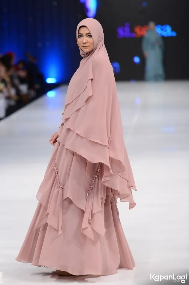 seleb berhijab sayr\'i