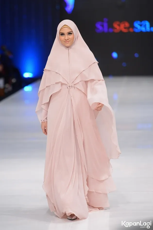 seleb berhijab sayr\'i