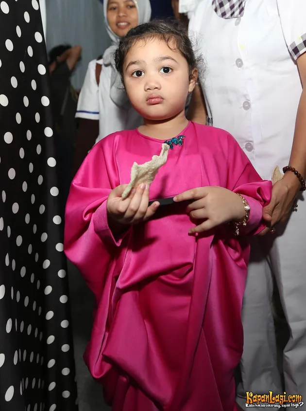 Kaftan Sederet Seleb 