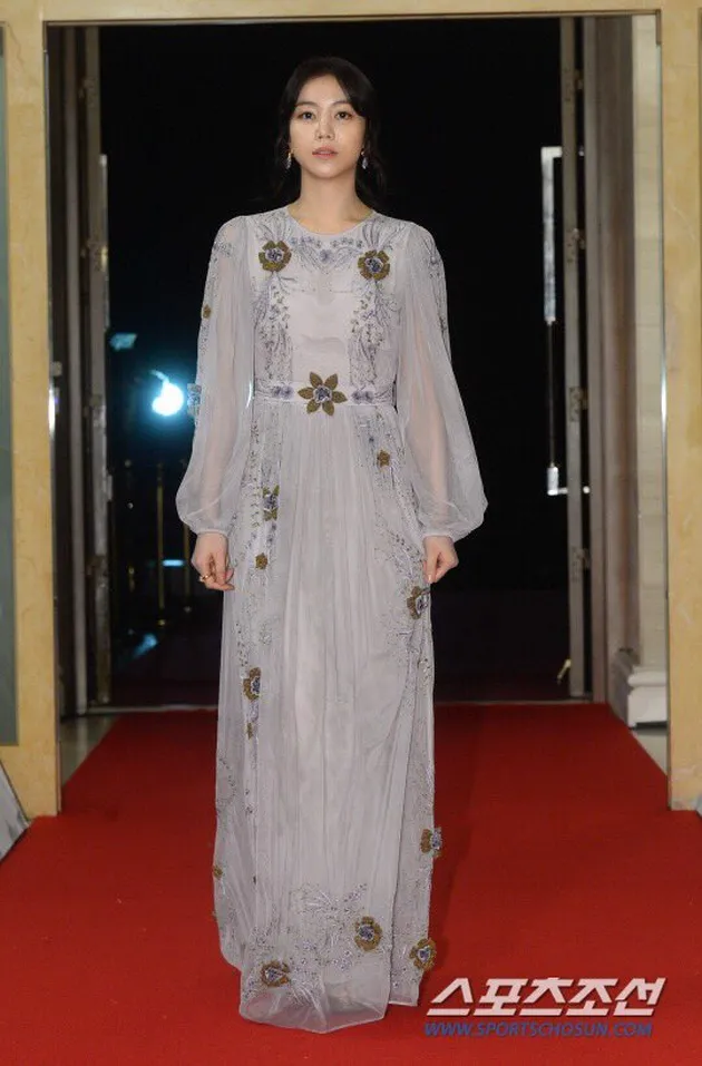 red carpet blue dragon awards