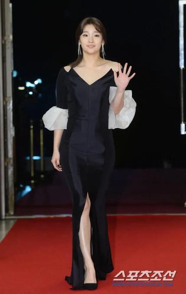 red carpet blue dragon awards