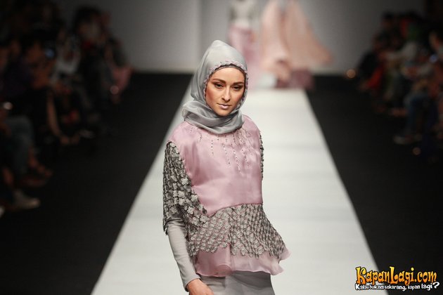 PARADE WARNA PASTEL BEGINI CANTIKNYA BUSANA KARYA ZASKIA 