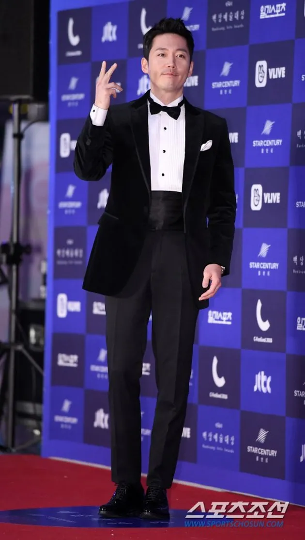 red carpet baeksang awards