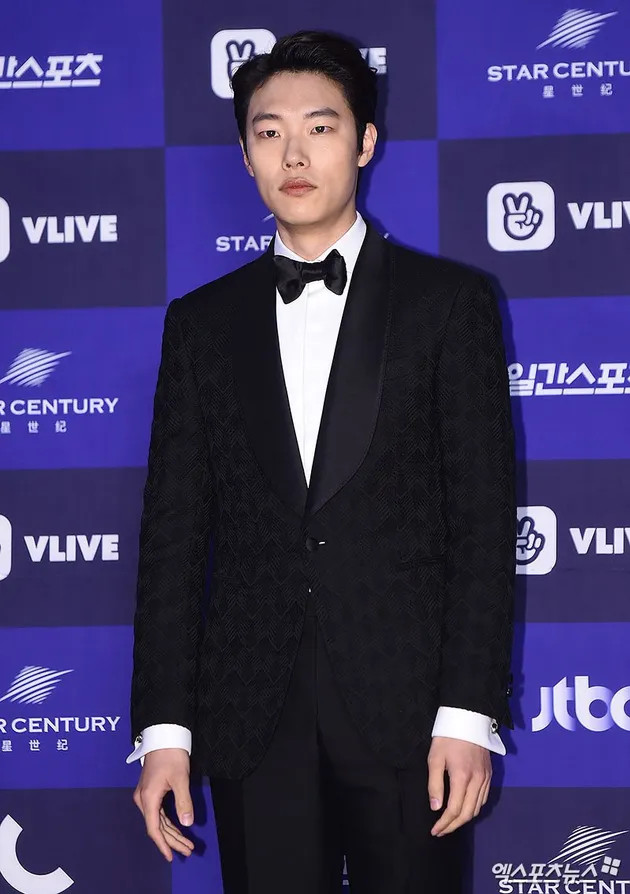 red carpet baeksang awards