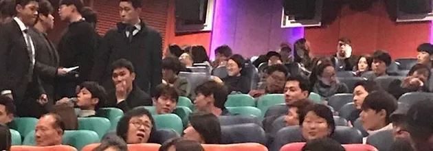 song joong ki dan kawan-kawan