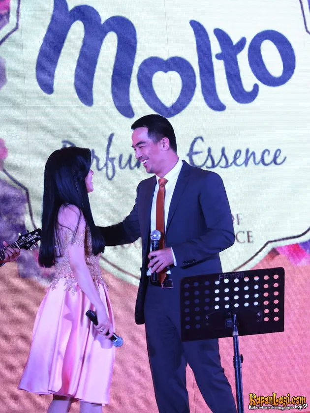 Joe Taslim - Julie Taslim