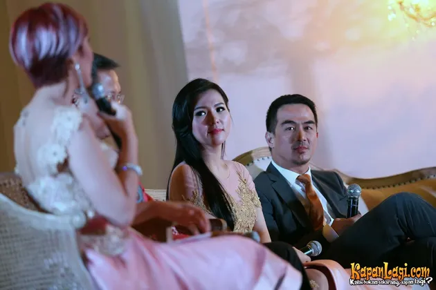 Joe Taslim - Julie Taslim
