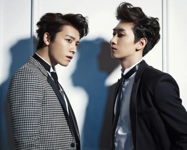 K-Pop Couple