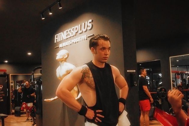 After Divorce from Celine Evangelista, Here are the Latest Photos of Stefan William with a Bulky and Muscular Body!
