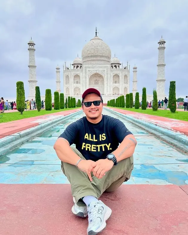 Rully Suami Boiyen di India