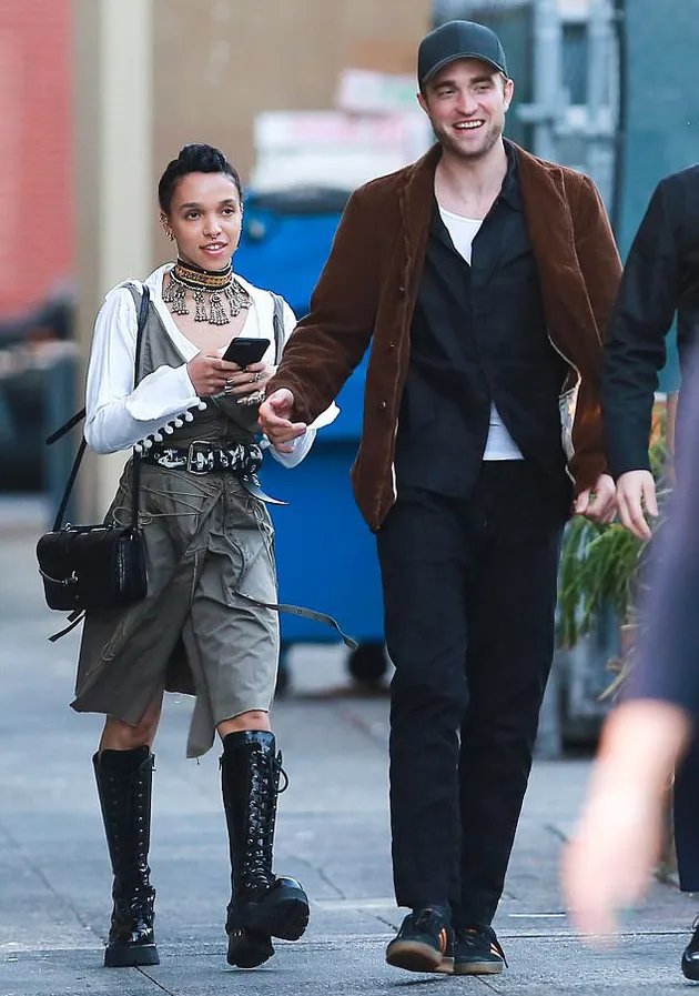 Robert Pattinson - FKA Twigs Ciuman