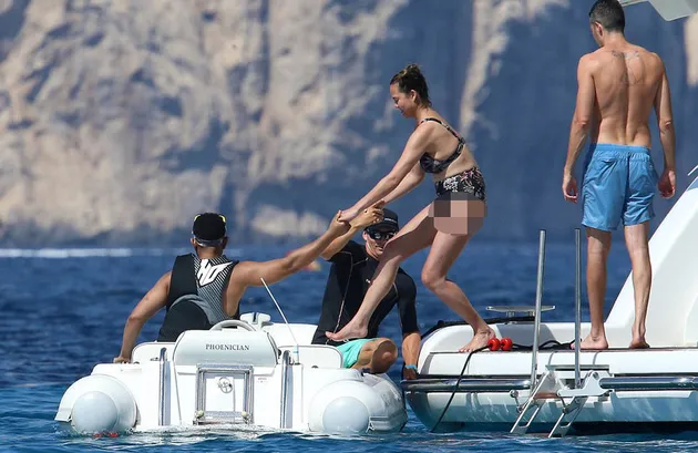 Liburan John Legend &amp; Chrissy Teigen