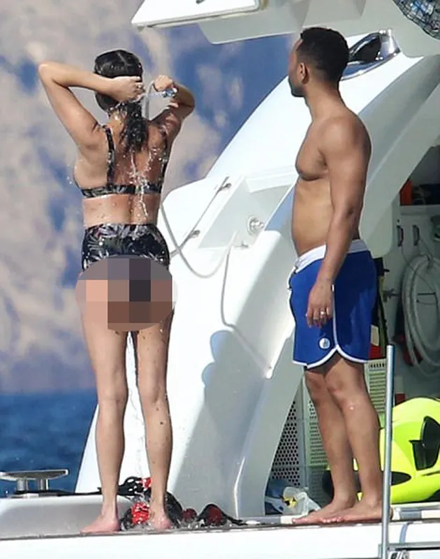 Liburan John Legend &amp; Chrissy Teigen