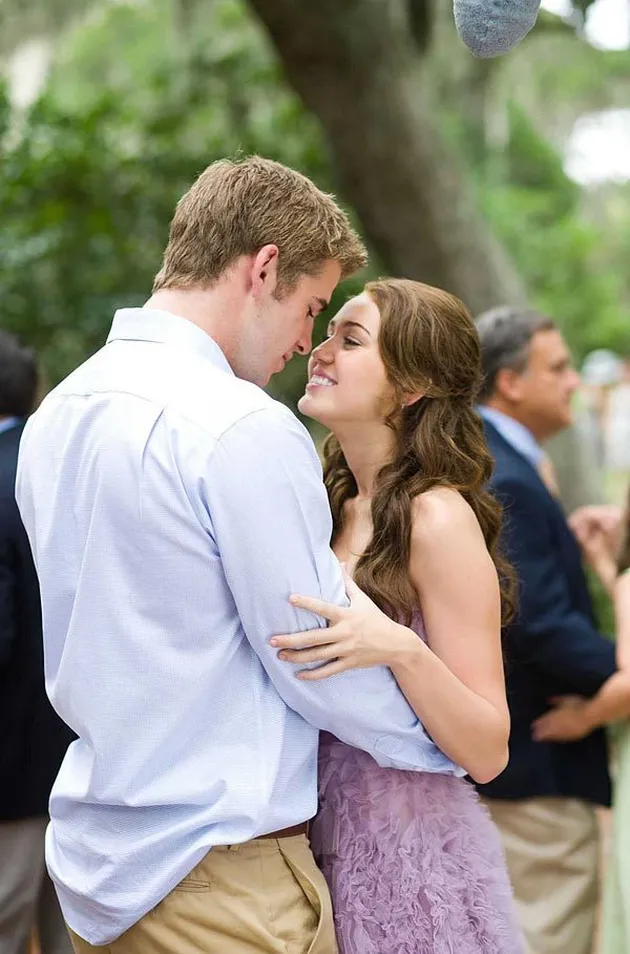Miley Cyrus - Liam Hemsworth Balikan