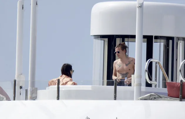 Kendall Jenner - Harry Styles Ciuman