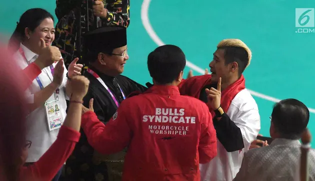 Jokowi &amp; Prabowo Pelukan