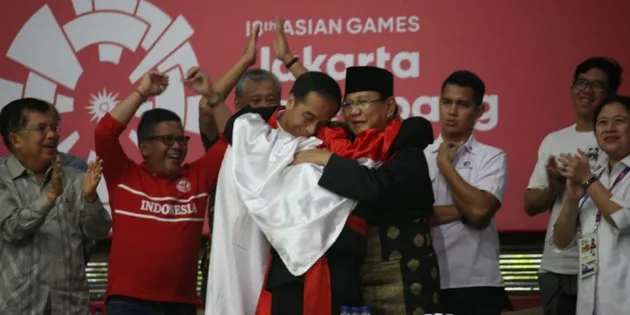 Jokowi &amp; Prabowo Pelukan