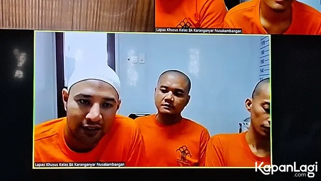 Ammar Zoni Pakai Peci