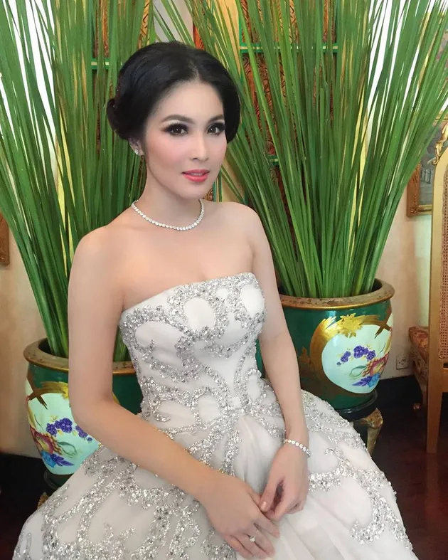 Sandra Dewi menikah