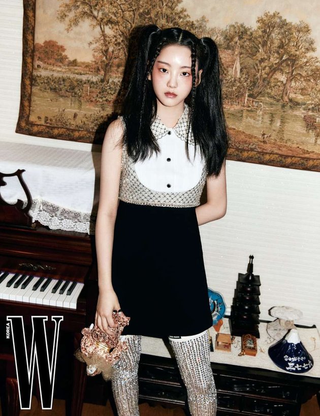 Seperti inilah penampilan Cho Yi Hyun dalam photoshoot terbarunya bersama majalah W Korea.