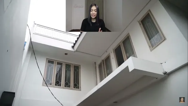 Rumah denada berlantai dua