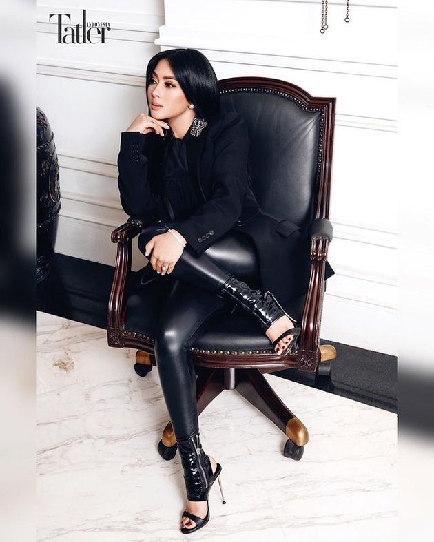 Stunning Appearance! These 10 Photos of Syahrini Decorate 'Tatler Indonesia' Magazine in Branded Outfits