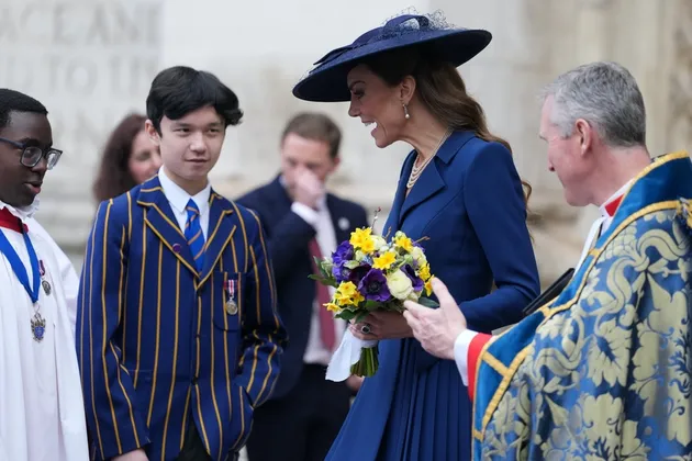 Kate Middleton sapa anak-anak
