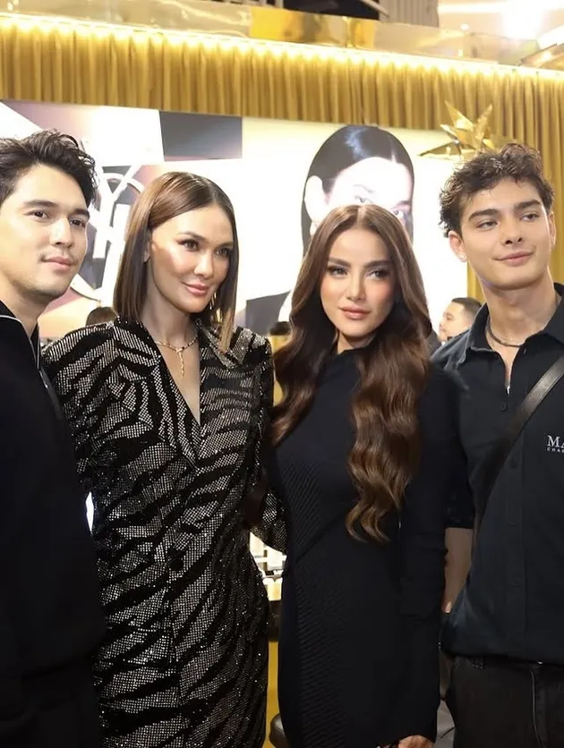 Olla Ramlan foto bareng Luna dan BCL