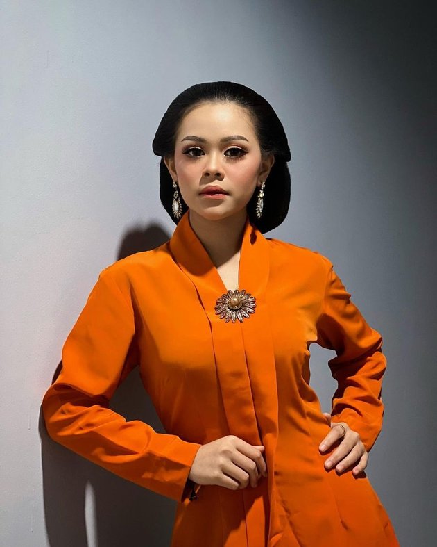 Meli jadi salah satu pedangdut muda yang memiliki fans yang cukup militan. Momen tersebut terlihat dari interaksinya di tiap unggahan.