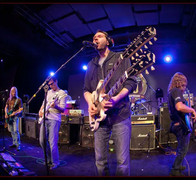 Pendengarannya Tak Normal, Musisi Ini Masih Lahirkan Karya Hebat