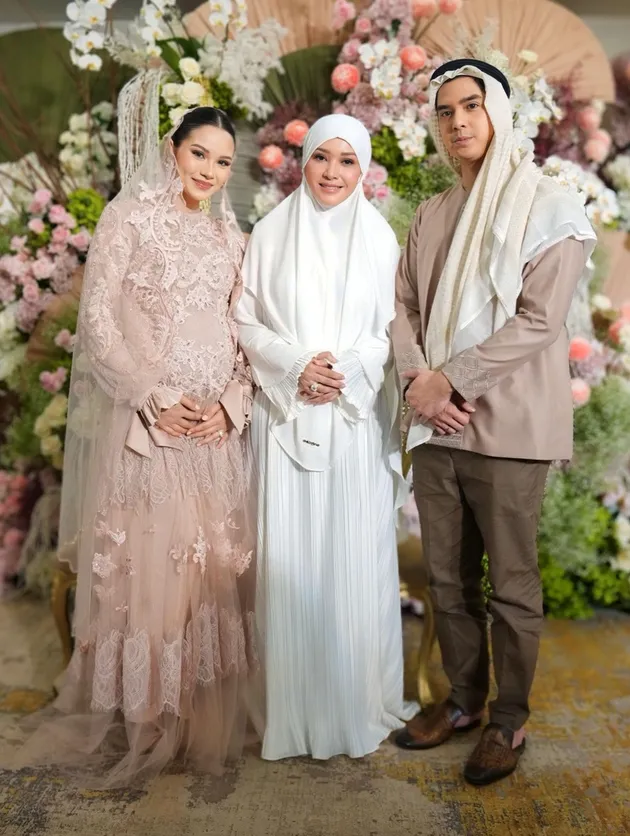 Potret Maia Estianty di acara 4 bulanan kehamilan Alyssa Daguise