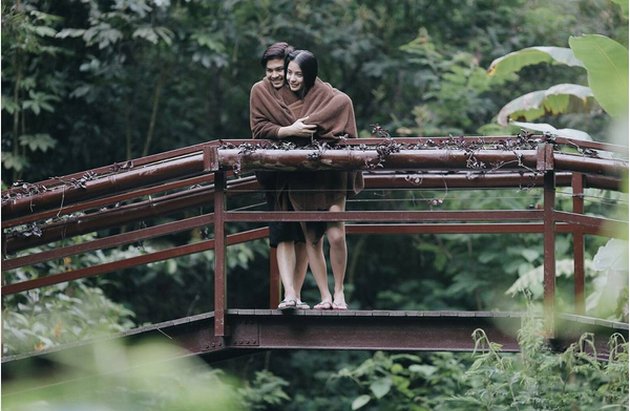 PENGANTIN BARU, CHELSEA OLIVIA - GLENN MESRA BERBUNGKUS 