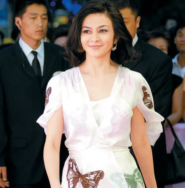 Kabar Rosamund Kwan