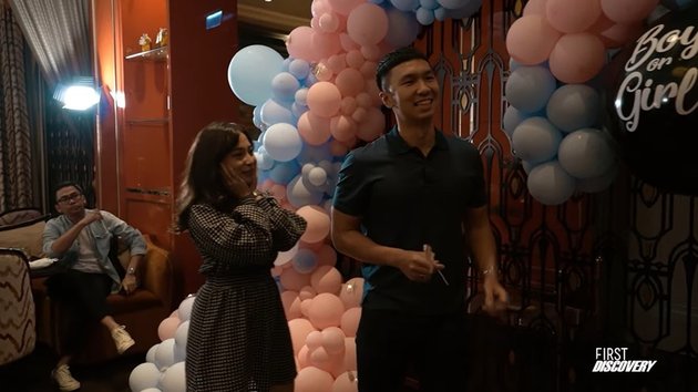 Full of Emotion, Peek at the Gender Reveal Moment of Nikita Willy and Indra Priawan's Future Baby - Blessed with a Baby Boy